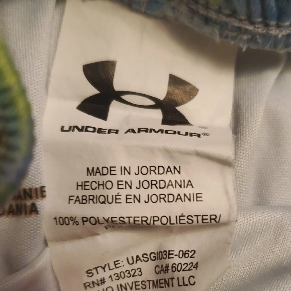5 For $25 Under Armour Tie-Dye Blue and Green Shorts‎ Youth Size 5